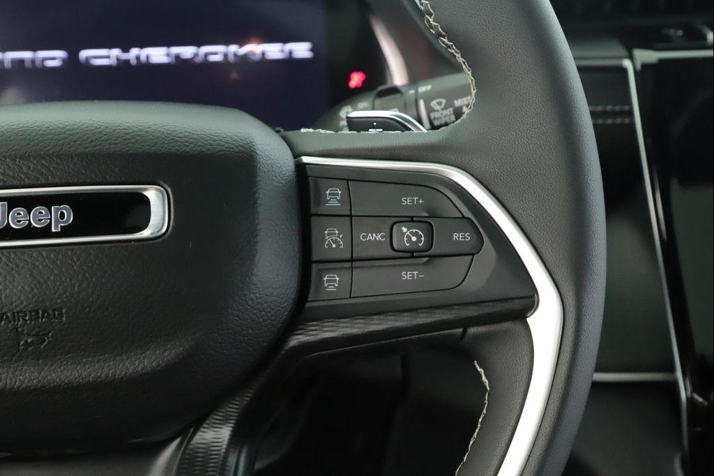 new 2025 Jeep Grand Cherokee car