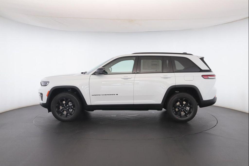 new 2025 Jeep Grand Cherokee car
