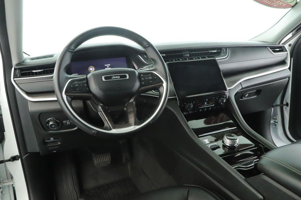 used 2022 Jeep Grand Cherokee car, priced at $33,900