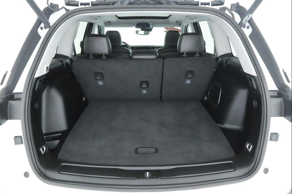 used 2022 Jeep Grand Cherokee car, priced at $33,900