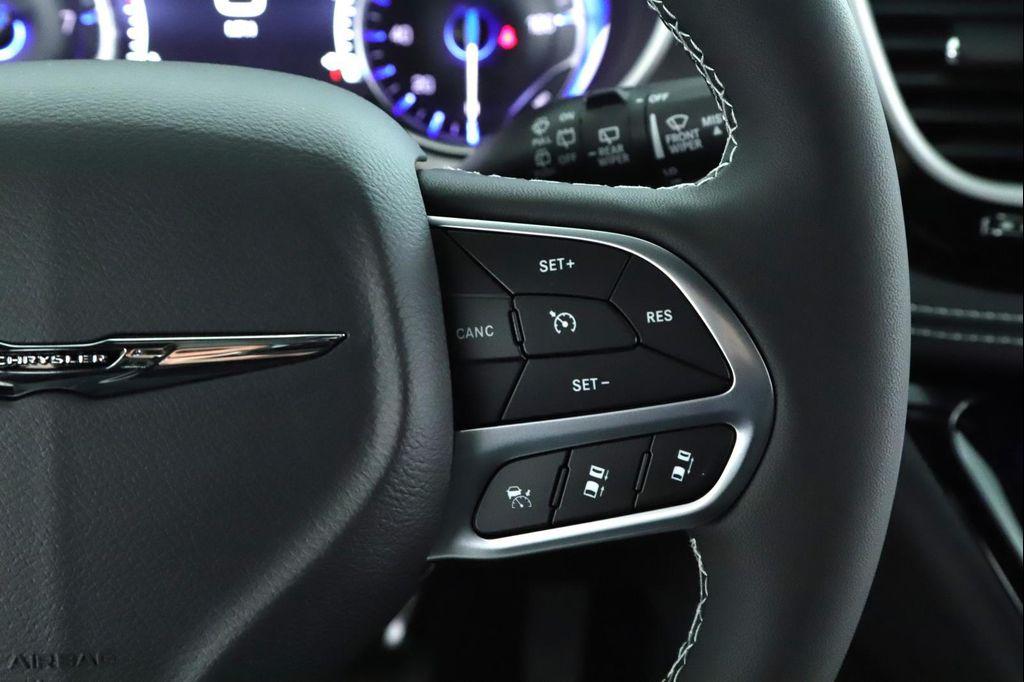 new 2026 Chrysler Pacifica car