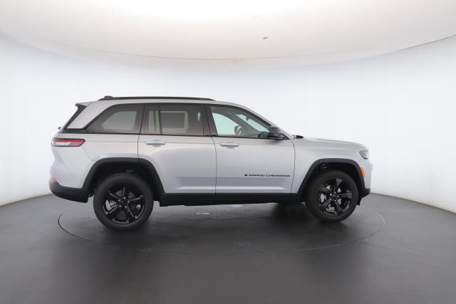 new 2025 Jeep Grand Cherokee car