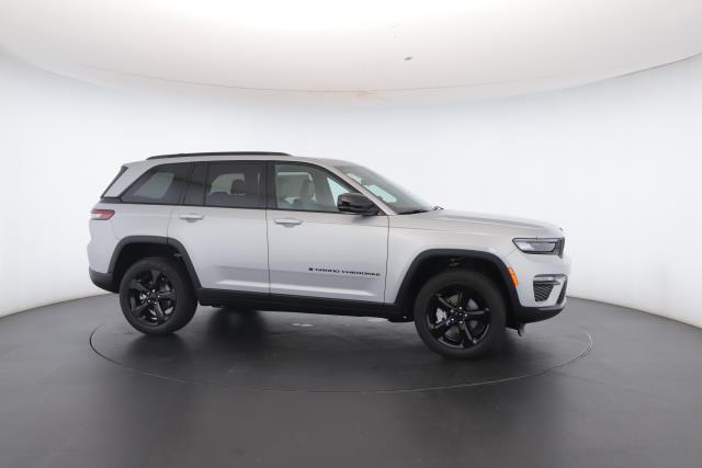 new 2025 Jeep Grand Cherokee car