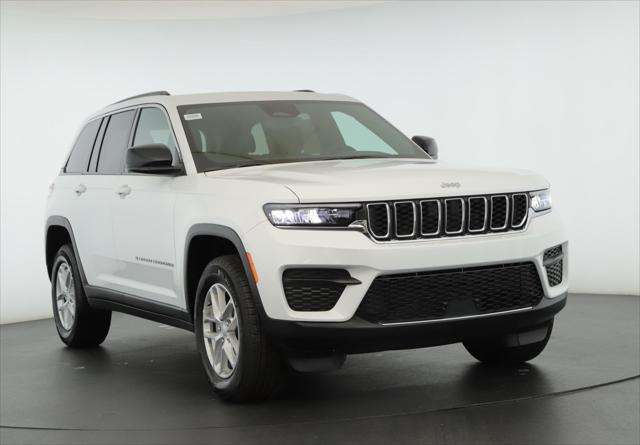 new 2024 Jeep Grand Cherokee car, priced at $41,580