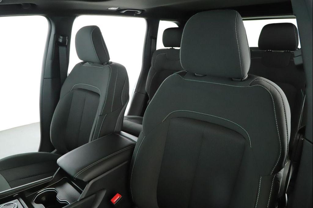 new 2025 Jeep Grand Cherokee car