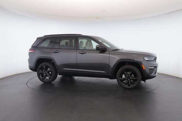 new 2025 Jeep Grand Cherokee car