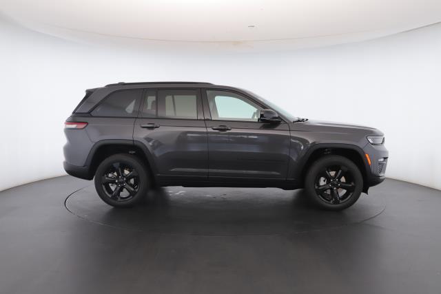 new 2025 Jeep Grand Cherokee car