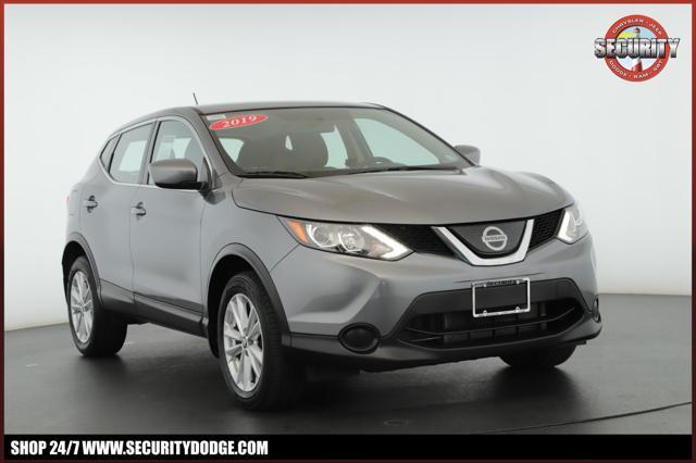 used 2019 Nissan Rogue Sport car, priced at $13,900