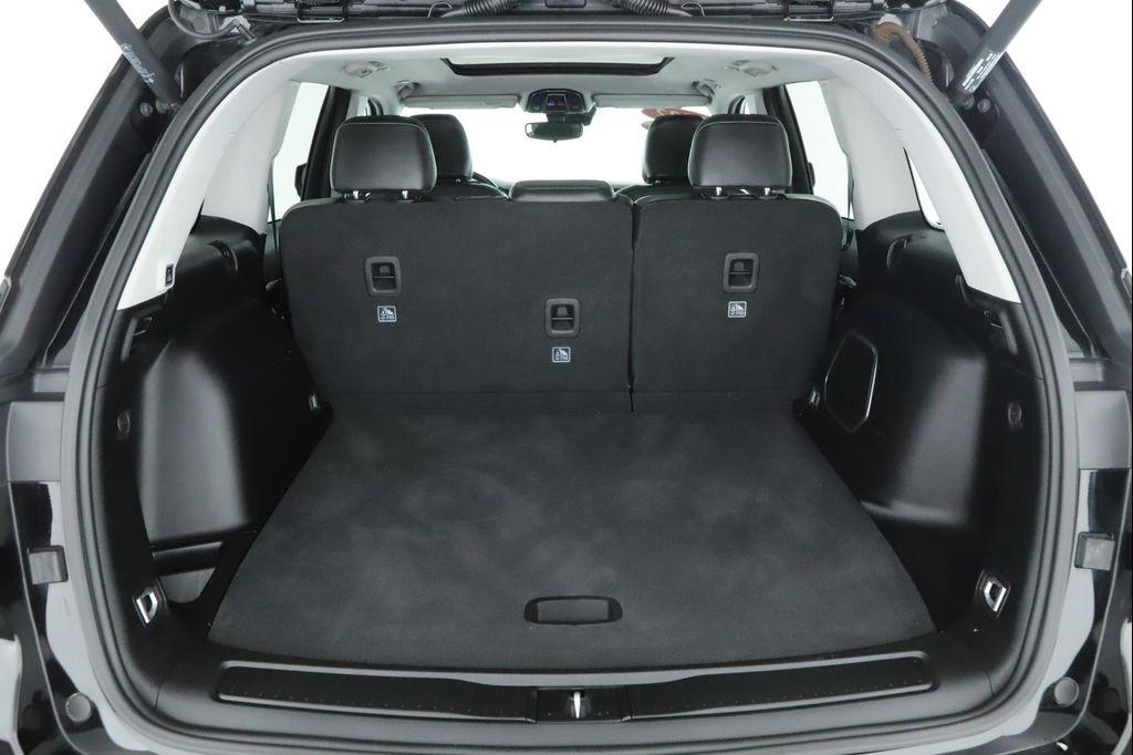 used 2022 Jeep Grand Cherokee car, priced at $38,500