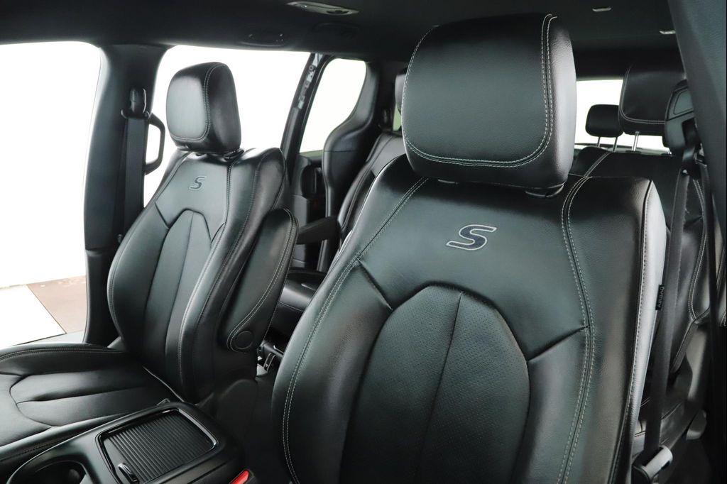 used 2022 Chrysler Pacifica Hybrid car, priced at $31,900