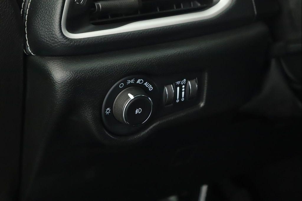 used 2022 Chrysler Pacifica Hybrid car, priced at $31,900