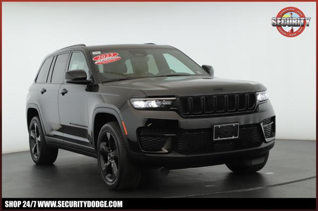 used 2023 Jeep Grand Cherokee car, priced at $35,900