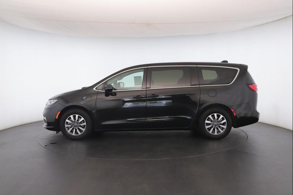 used 2022 Chrysler Pacifica Hybrid car, priced at $33,900