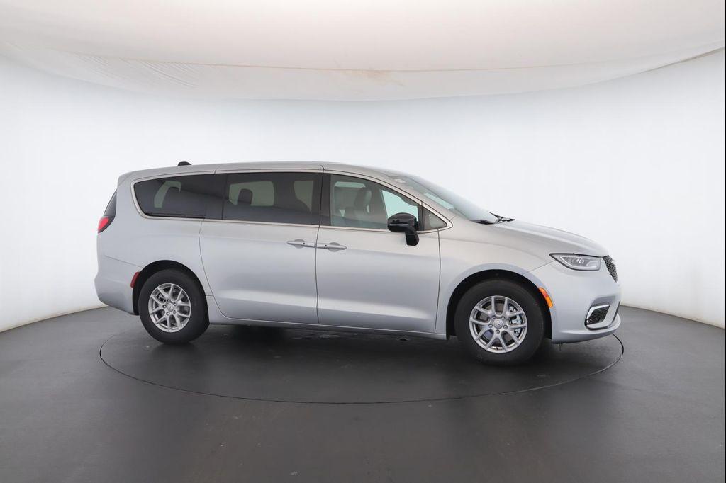 new 2026 Chrysler Pacifica car