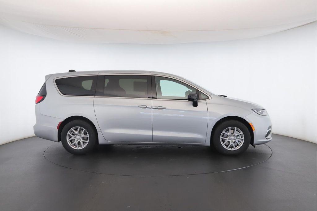 new 2026 Chrysler Pacifica car