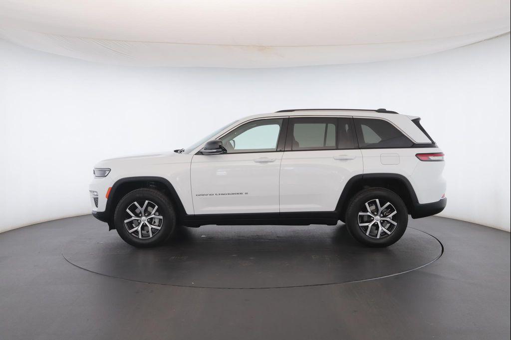 used 2023 Jeep Grand Cherokee car, priced at $35,900