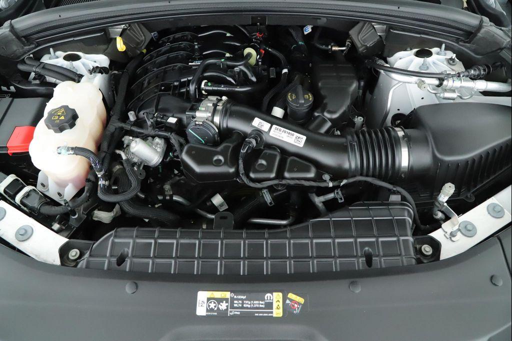 used 2023 Jeep Grand Cherokee car, priced at $33,900