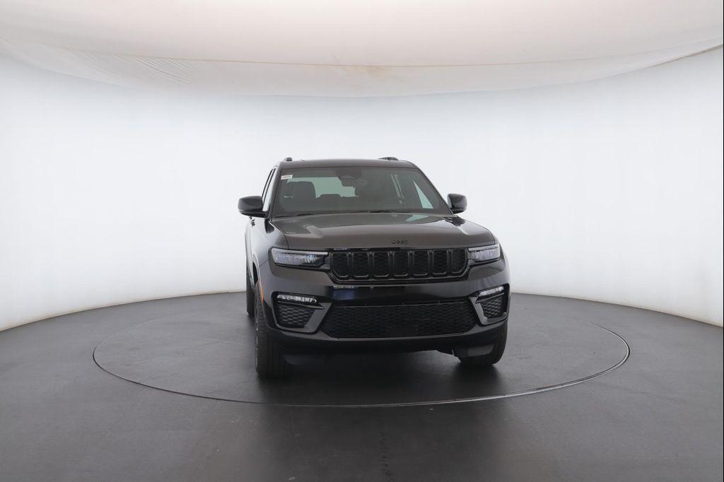 new 2025 Jeep Grand Cherokee car