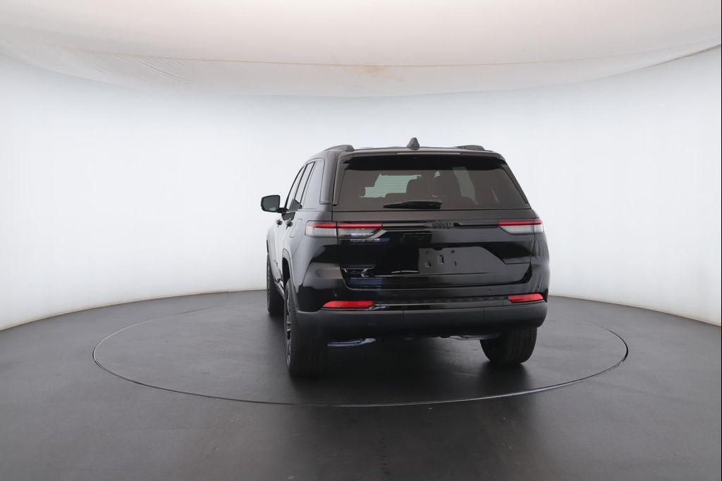 new 2025 Jeep Grand Cherokee car