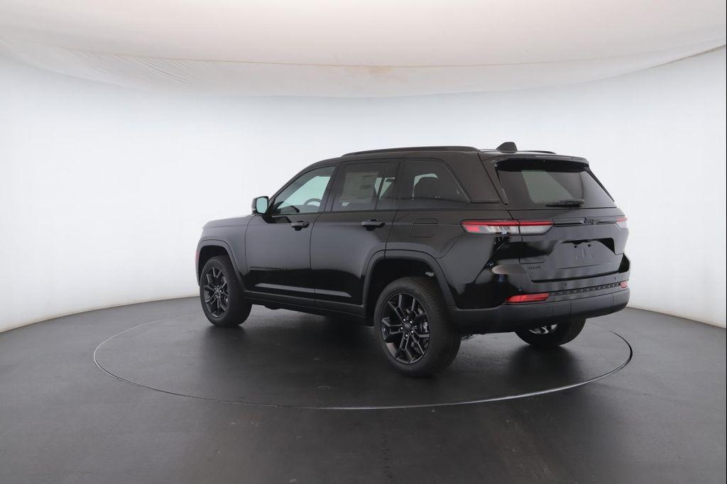 new 2025 Jeep Grand Cherokee car