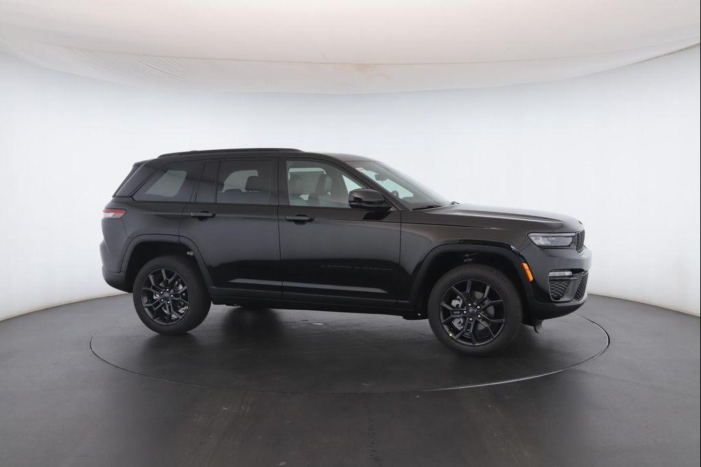 new 2025 Jeep Grand Cherokee car