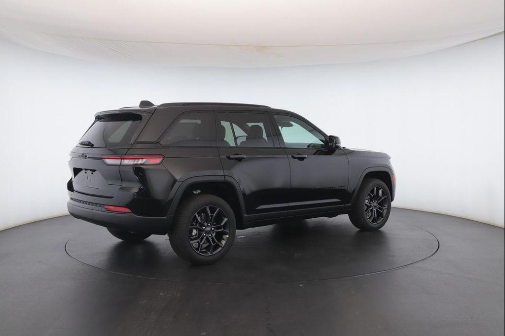 new 2025 Jeep Grand Cherokee car