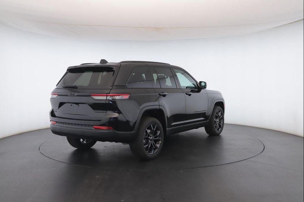 new 2025 Jeep Grand Cherokee car