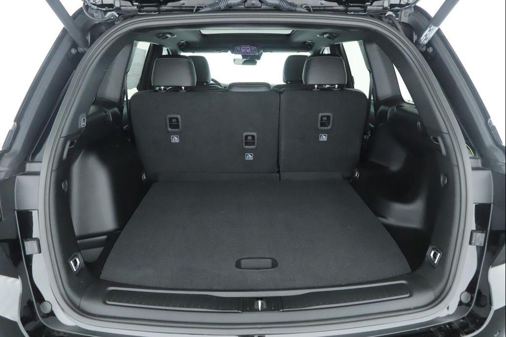 new 2025 Jeep Grand Cherokee car