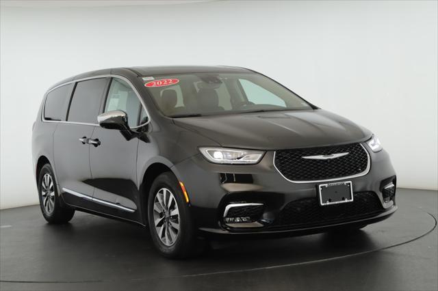 used 2022 Chrysler Pacifica Hybrid car, priced at $36,900