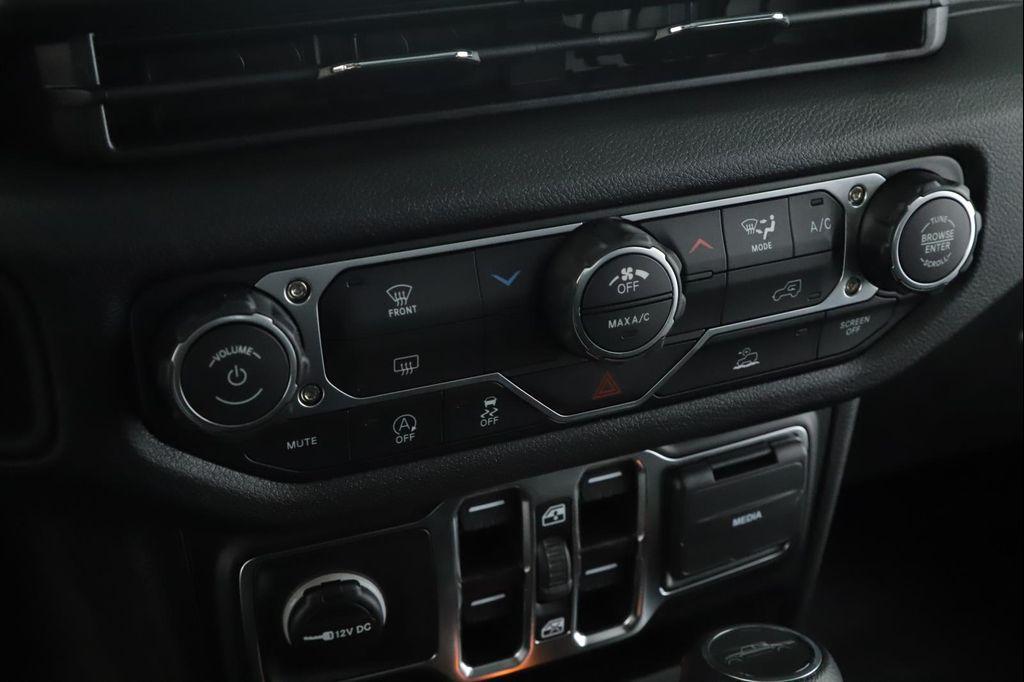new 2025 Jeep Gladiator car