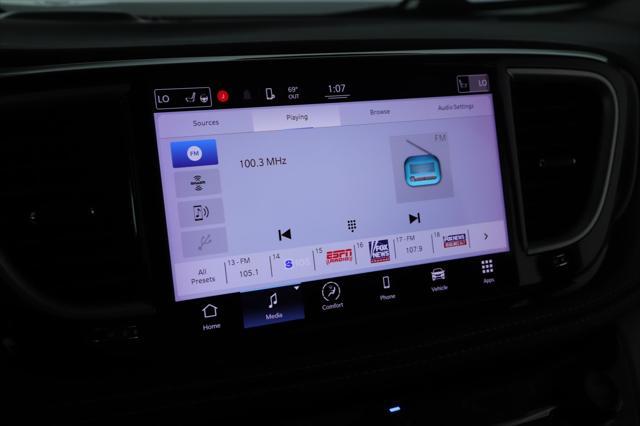 used 2022 Chrysler Pacifica Hybrid car, priced at $25,500
