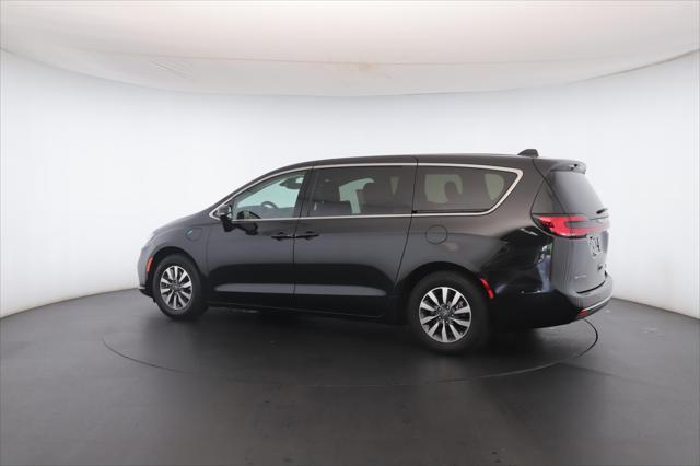 used 2022 Chrysler Pacifica Hybrid car, priced at $25,500