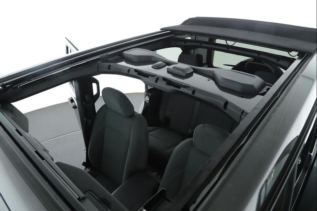 new 2025 Jeep Wrangler car