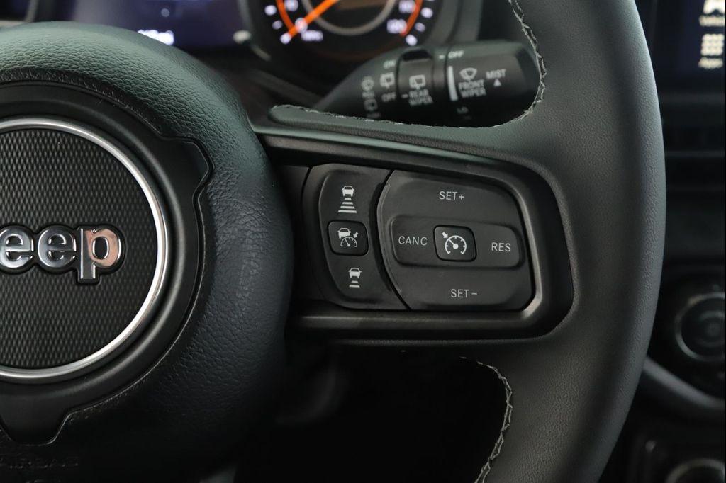 new 2025 Jeep Wrangler car