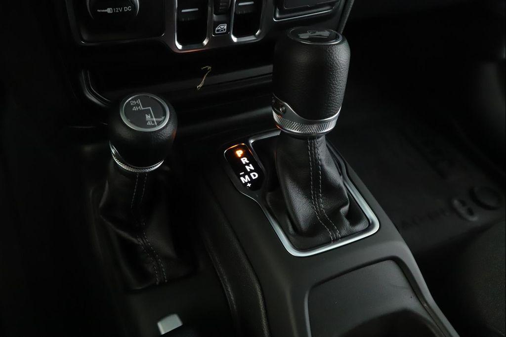 new 2025 Jeep Wrangler car