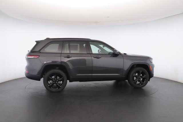 new 2025 Jeep Grand Cherokee car