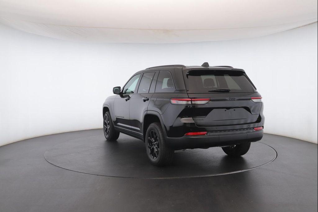 new 2025 Jeep Grand Cherokee car