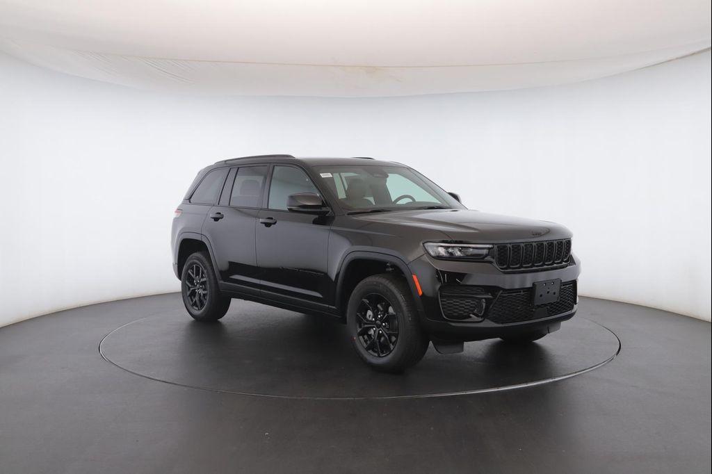 new 2025 Jeep Grand Cherokee car