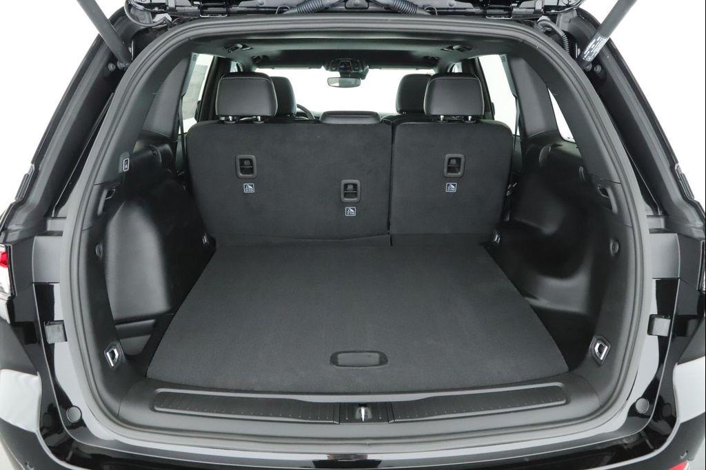 new 2025 Jeep Grand Cherokee car