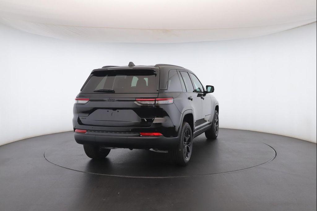 new 2025 Jeep Grand Cherokee car