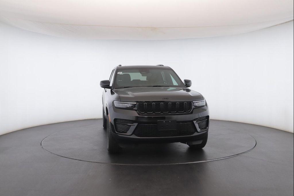 new 2025 Jeep Grand Cherokee car