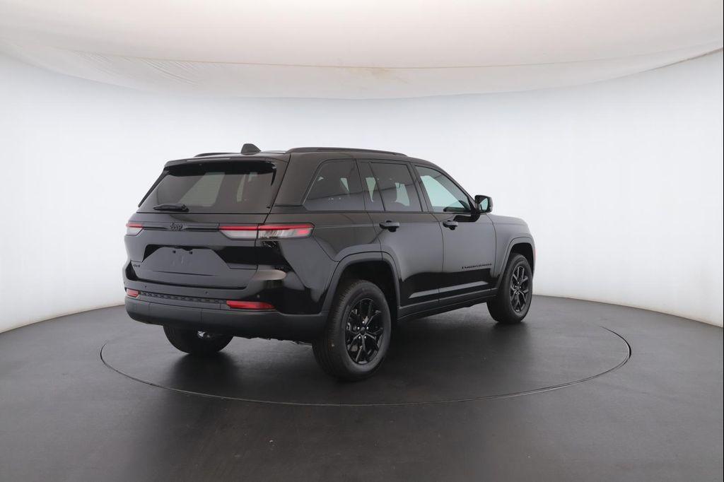new 2025 Jeep Grand Cherokee car
