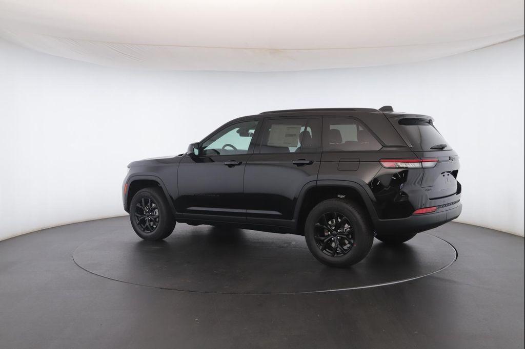 new 2025 Jeep Grand Cherokee car