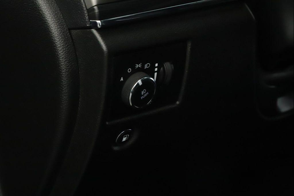 used 2020 Jeep Grand Cherokee car, priced at $25,900