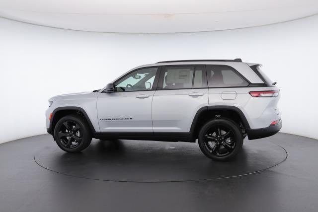 new 2025 Jeep Grand Cherokee car