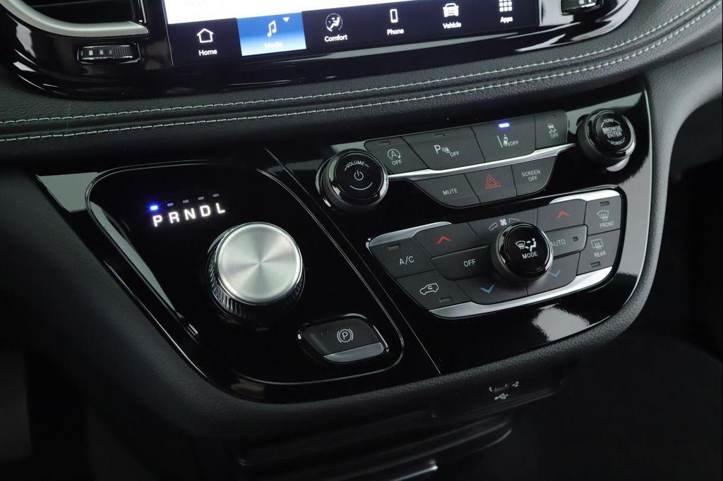 new 2026 Chrysler Pacifica car