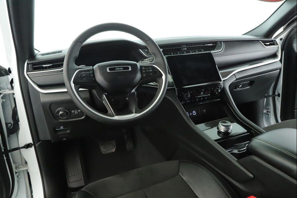 used 2023 Jeep Grand Cherokee car, priced at $34,900