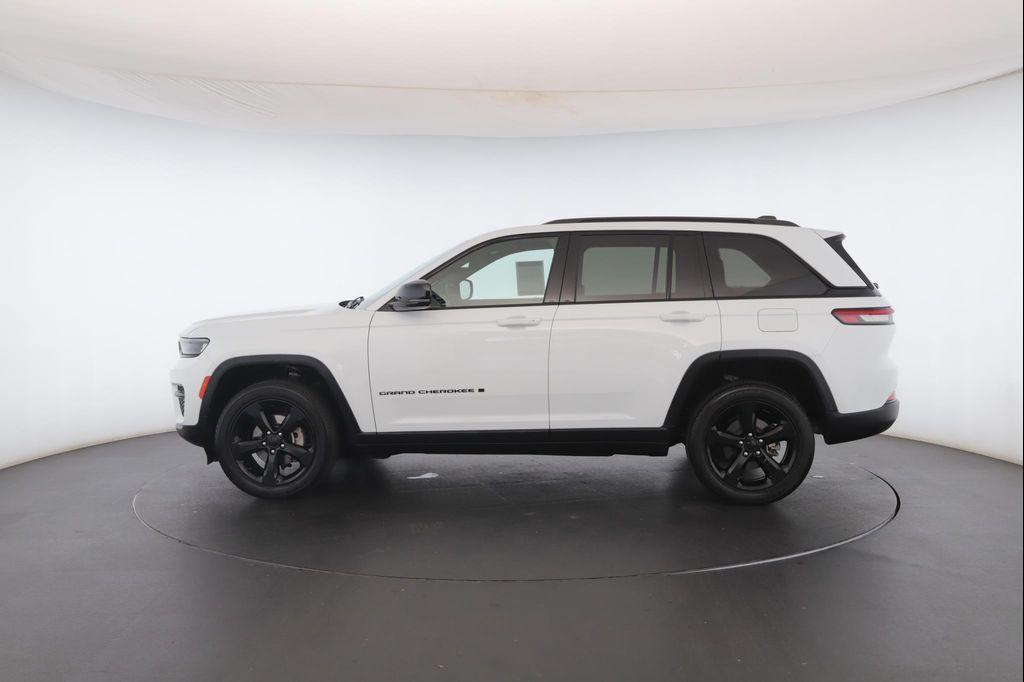 used 2023 Jeep Grand Cherokee car, priced at $34,900