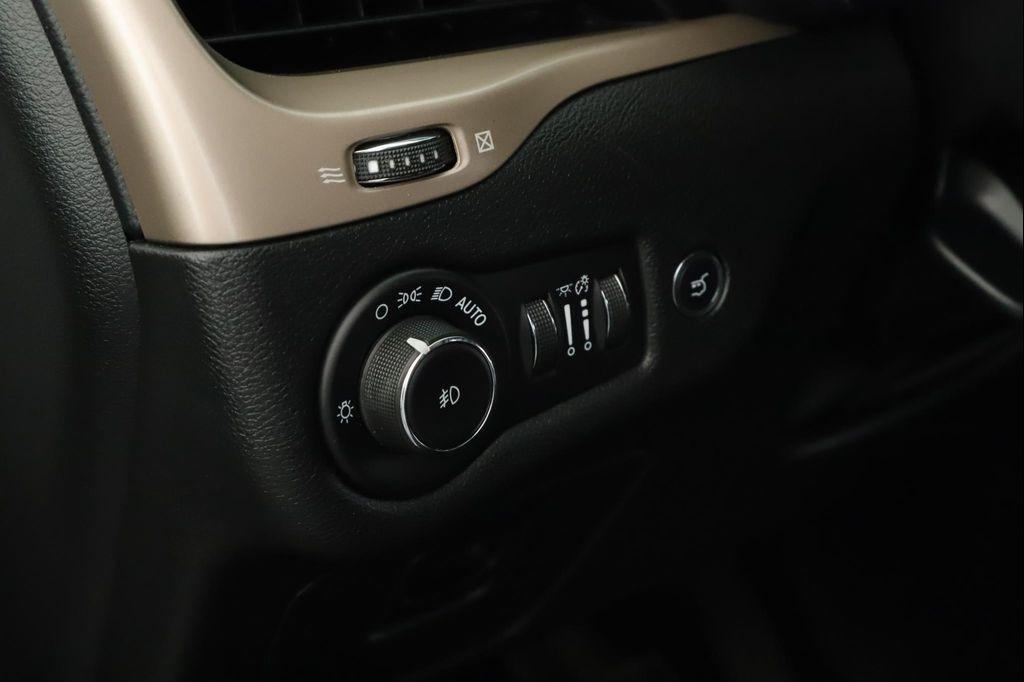 used 2018 Jeep Cherokee car