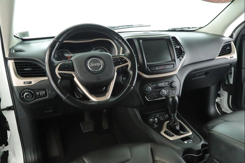 used 2018 Jeep Cherokee car